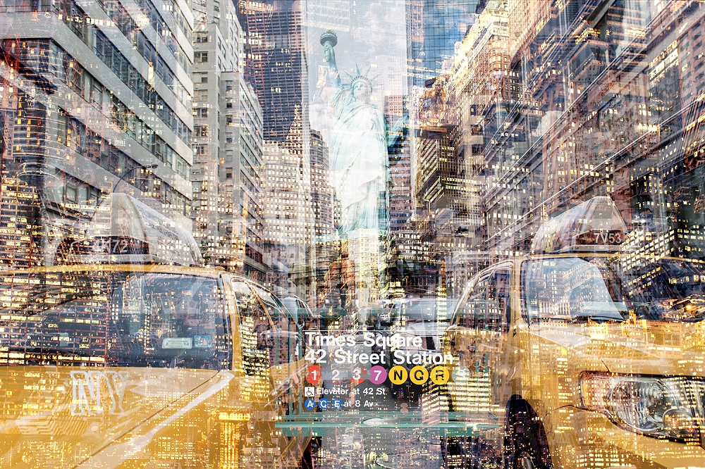 Papier peint photo - Scène de rue animée à New York avec des taxis jaunes et de grands bâtiments en arrière-plan