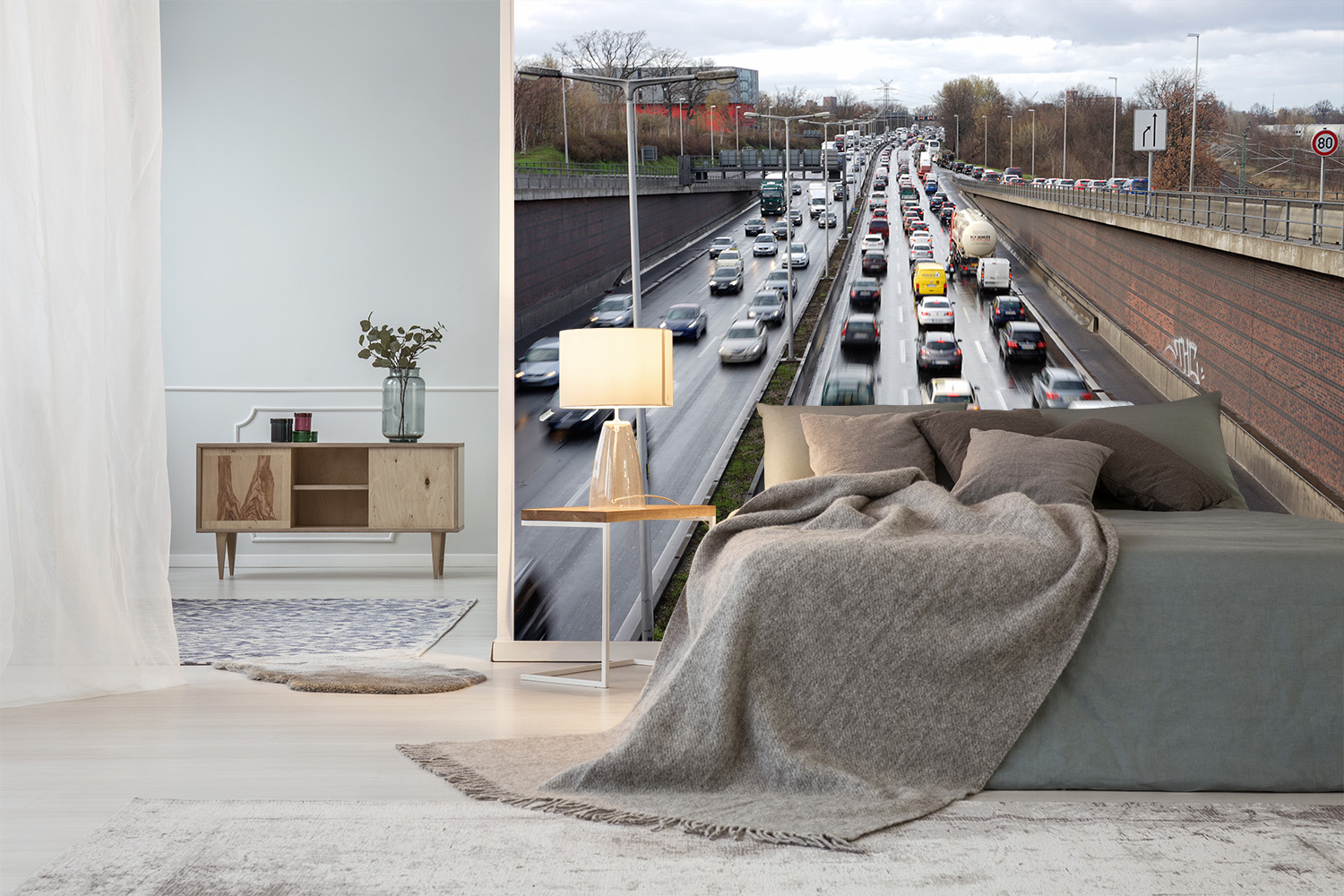 Papier peint photo - chambre avec lit et trafic autoroutier représenté par le papier peint mural